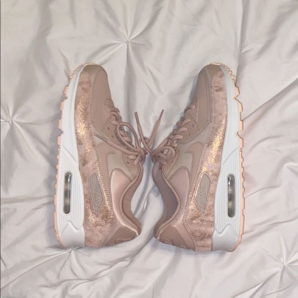 Pink nike air max’s - Picture 5 of 8